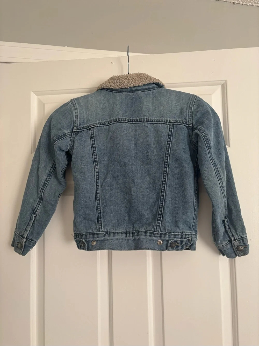 Levi’s Kids Sherpa Lined Denim Trucker Jacket Size 6 Regular Light Wash